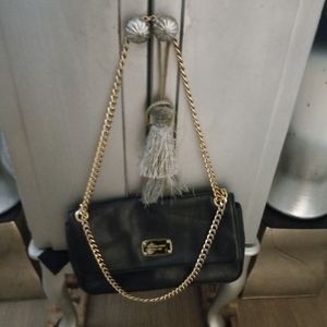 MKORS SHOULDER BAG W GOLD HARDWARE